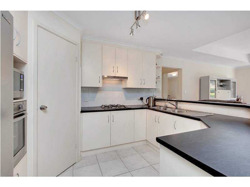 18 Albany Way, Seaford Rise SA 5169