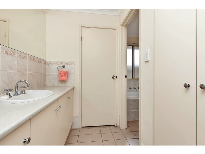18 Albany Way, Seaford Rise SA 5169