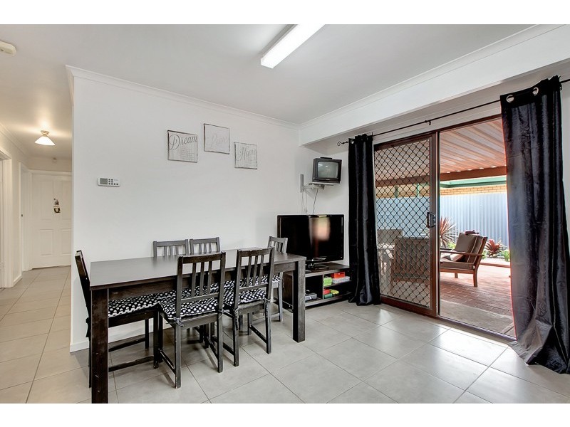 2 Leawarra Avenue, Seaford SA 5169