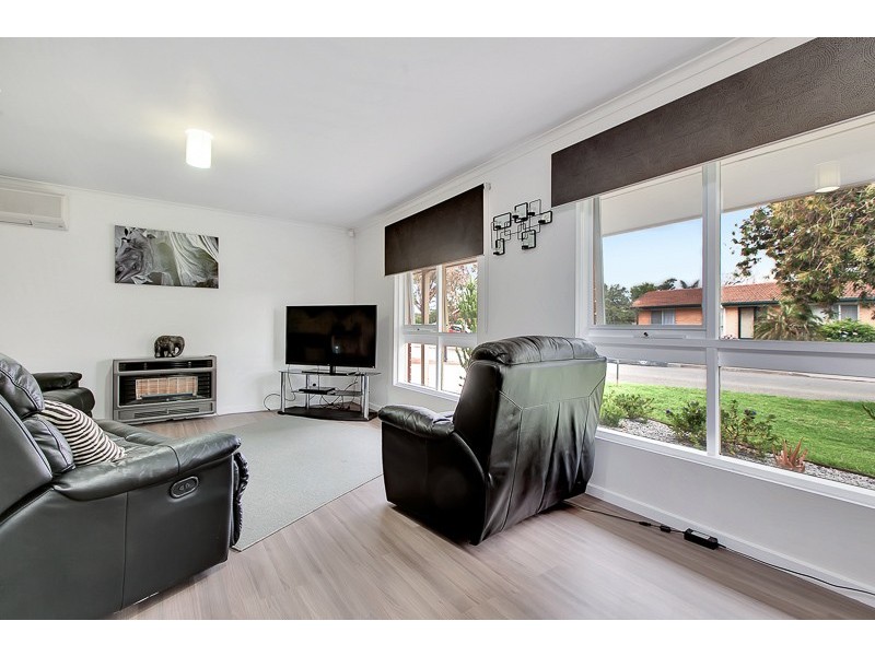 2 Leawarra Avenue, Seaford SA 5169