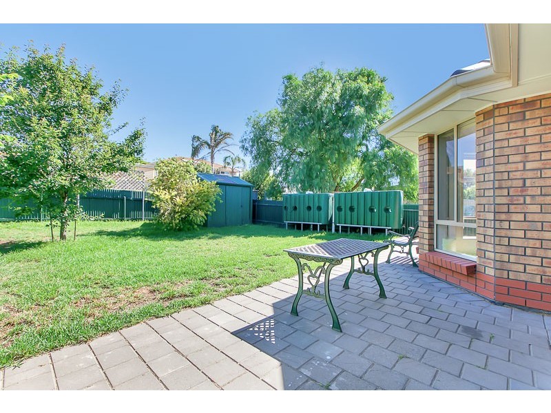 18A Regent Street, Moana SA 5169