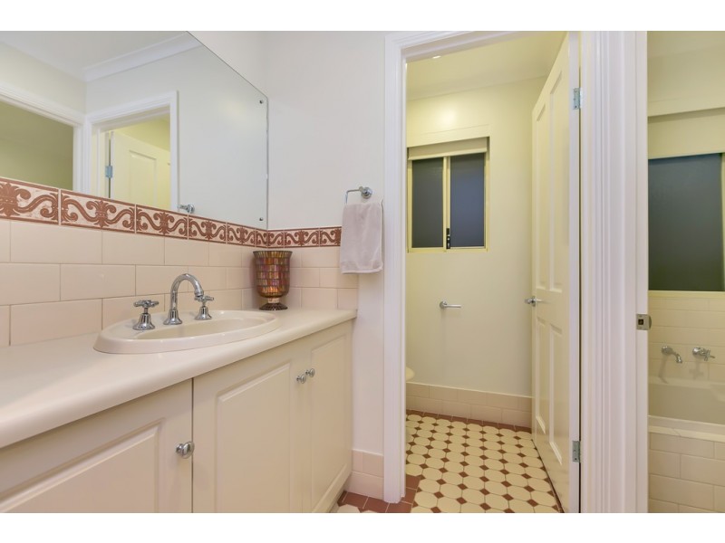 29 Augusta Drive, Seaford Rise SA 5169