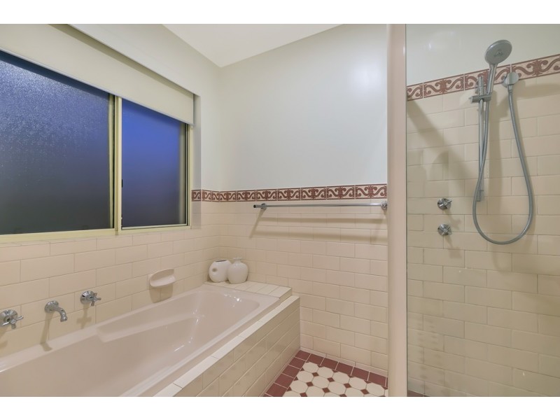 29 Augusta Drive, Seaford Rise SA 5169