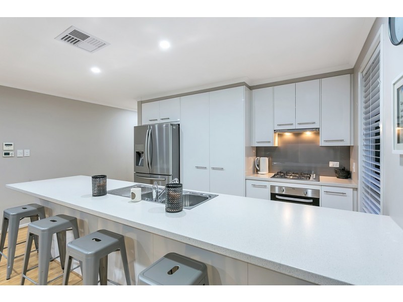 83 Beachport Road, Seaford Rise SA 5169