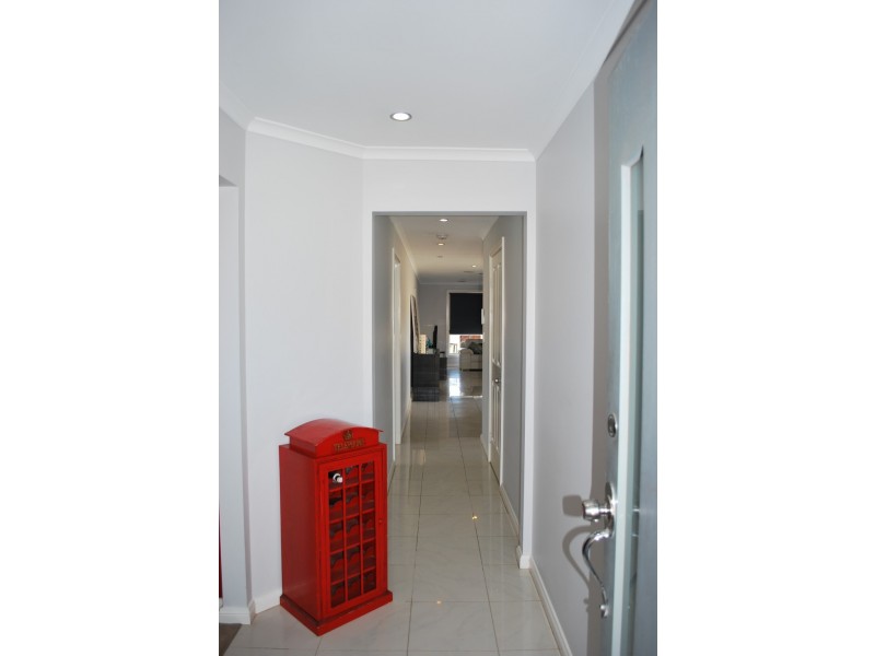 24 Daintree Drive, Seaford Rise SA 5169