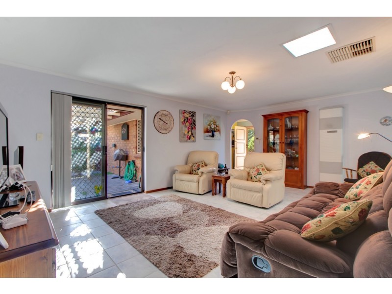 26 Mallard Crescent, Seaford Rise SA 5169