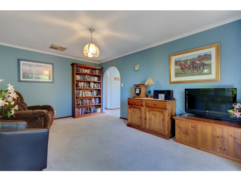 26 Mallard Crescent, Seaford Rise SA 5169