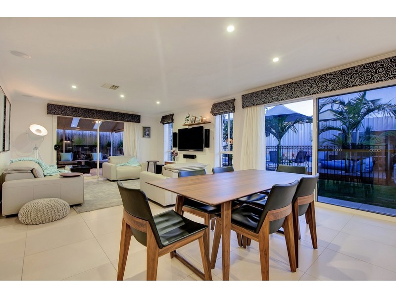 18 Portsea Drive, Seaford Rise SA 5169