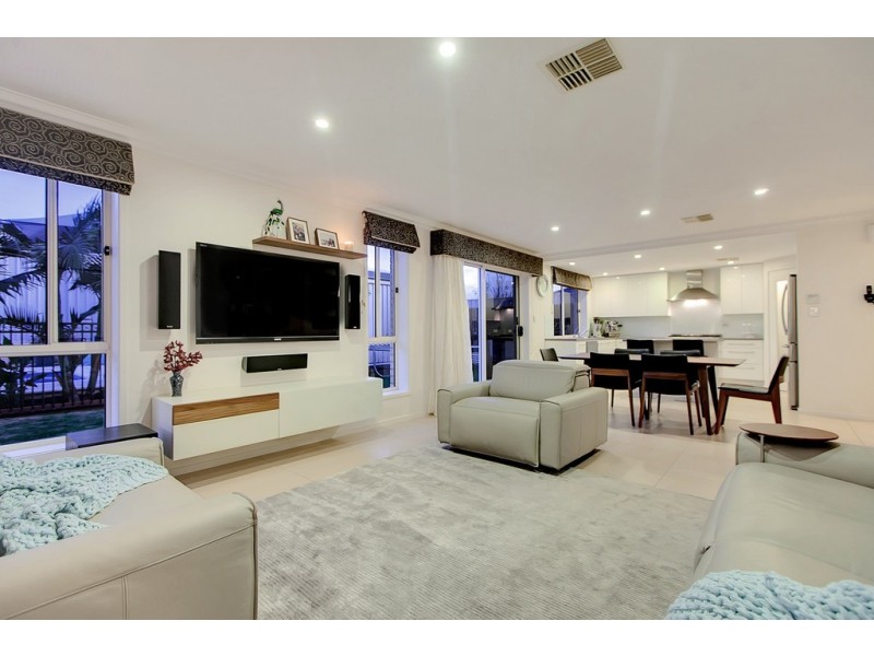 18 Portsea Drive, Seaford Rise SA 5169