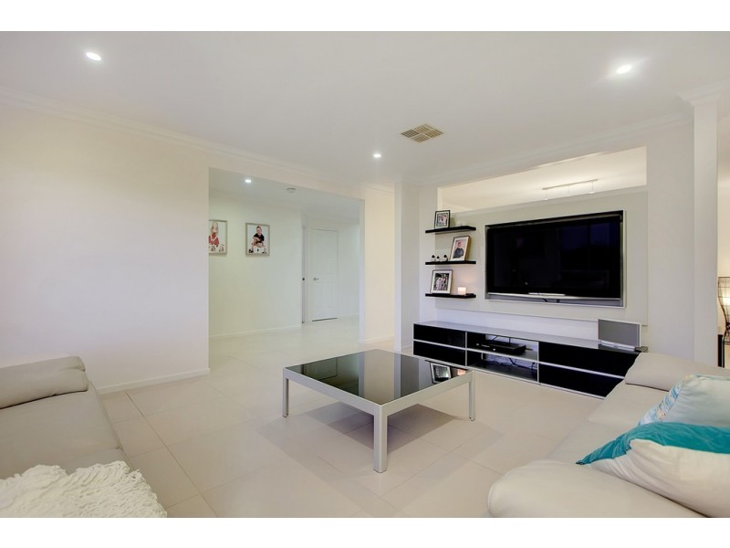 18 Portsea Drive, Seaford Rise SA 5169