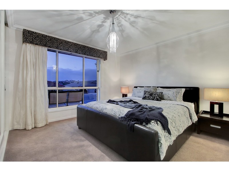 18 Portsea Drive, Seaford Rise SA 5169