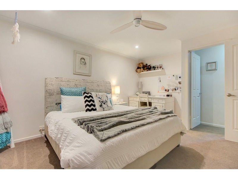 18 Portsea Drive, Seaford Rise SA 5169