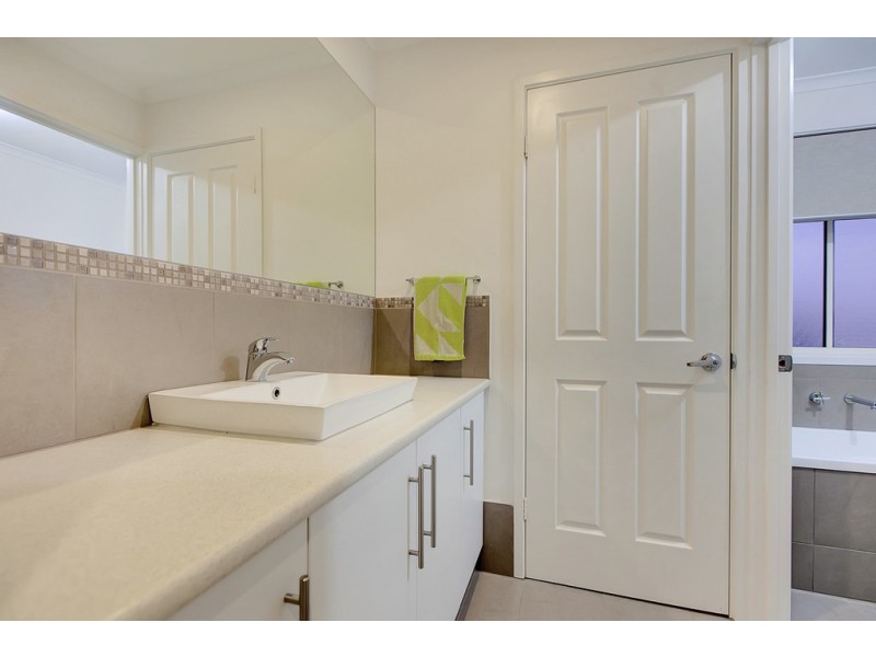 18 Portsea Drive, Seaford Rise SA 5169