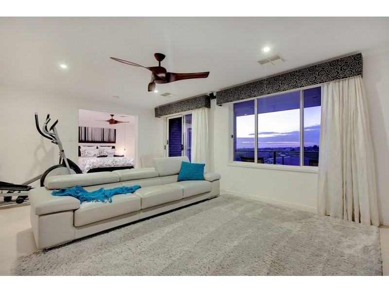 18 Portsea Drive, Seaford Rise SA 5169