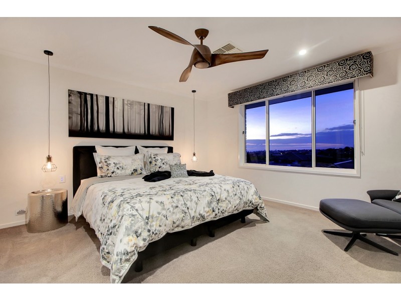 18 Portsea Drive, Seaford Rise SA 5169