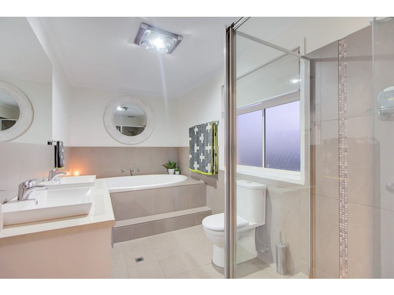 18 Portsea Drive, Seaford Rise SA 5169