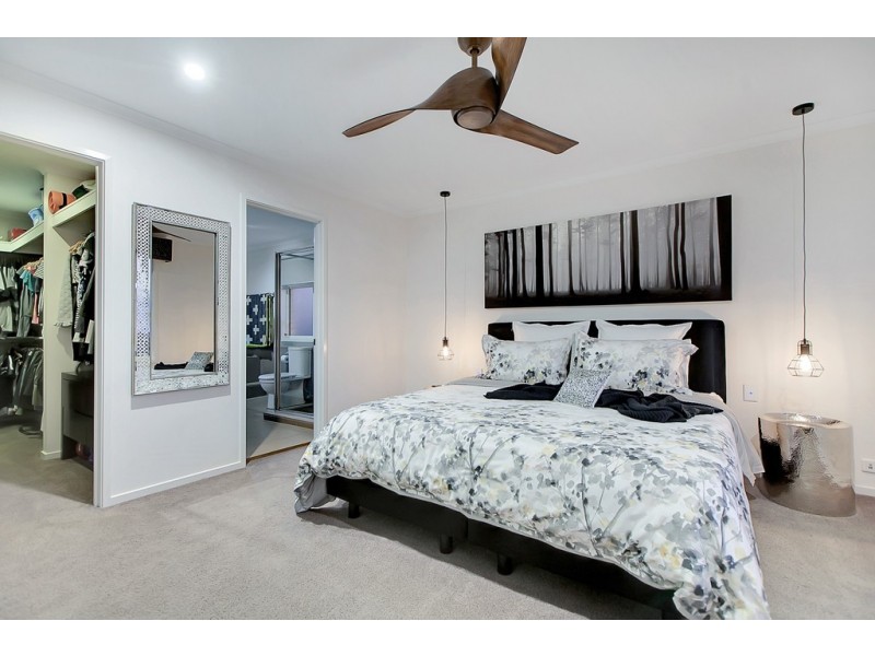 18 Portsea Drive, Seaford Rise SA 5169