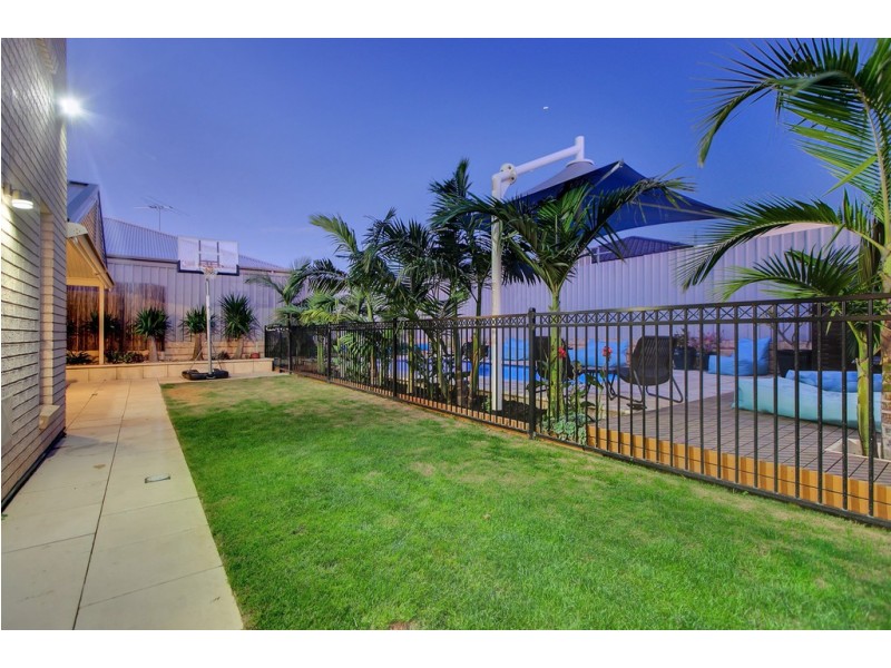 18 Portsea Drive, Seaford Rise SA 5169