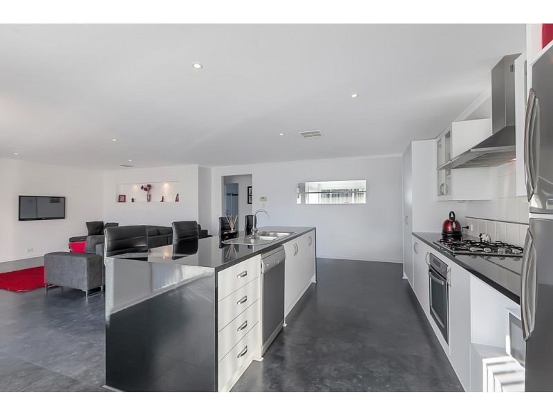 39 Nicholl Avenue, Aldinga Beach SA 5173