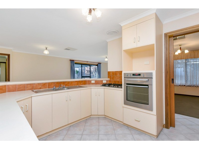 19 Smugglers Drive, Seaford Rise SA 5169