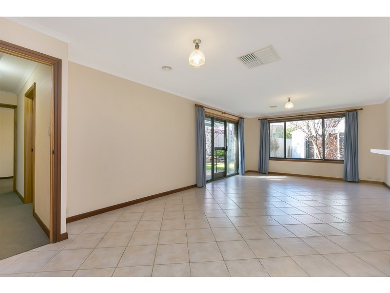 19 Smugglers Drive, Seaford Rise SA 5169