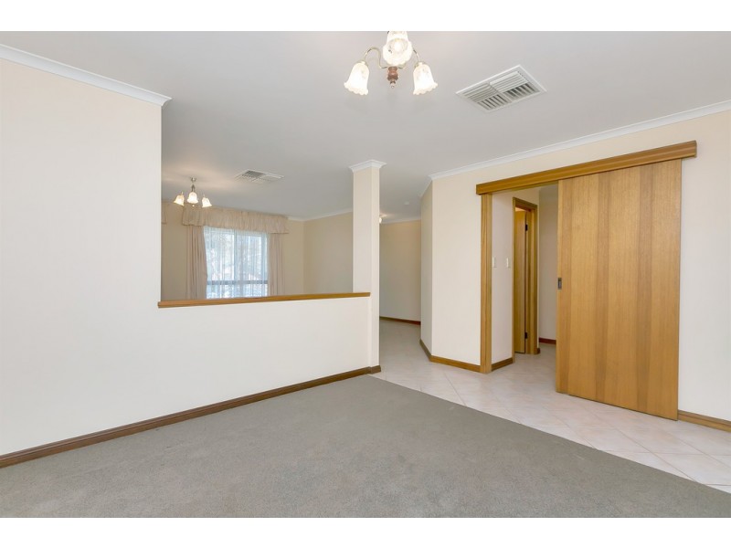 19 Smugglers Drive, Seaford Rise SA 5169