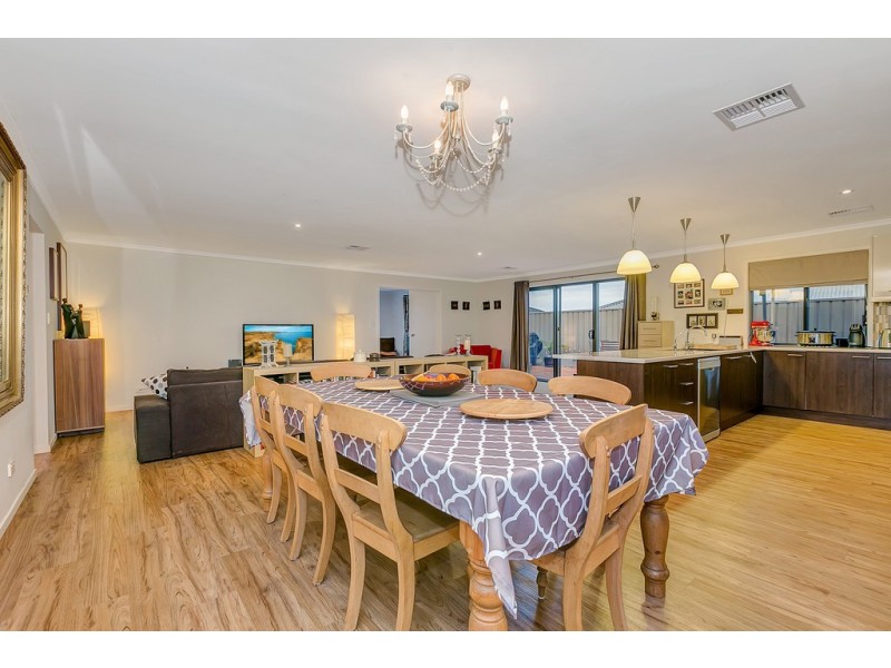 1 Manly Court, Seaford Rise SA 5169