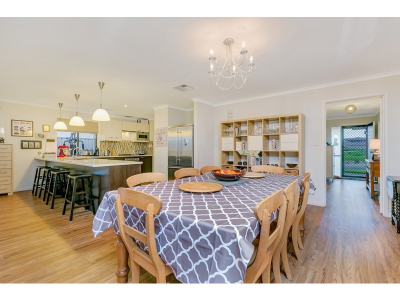 1 Manly Court, Seaford Rise SA 5169