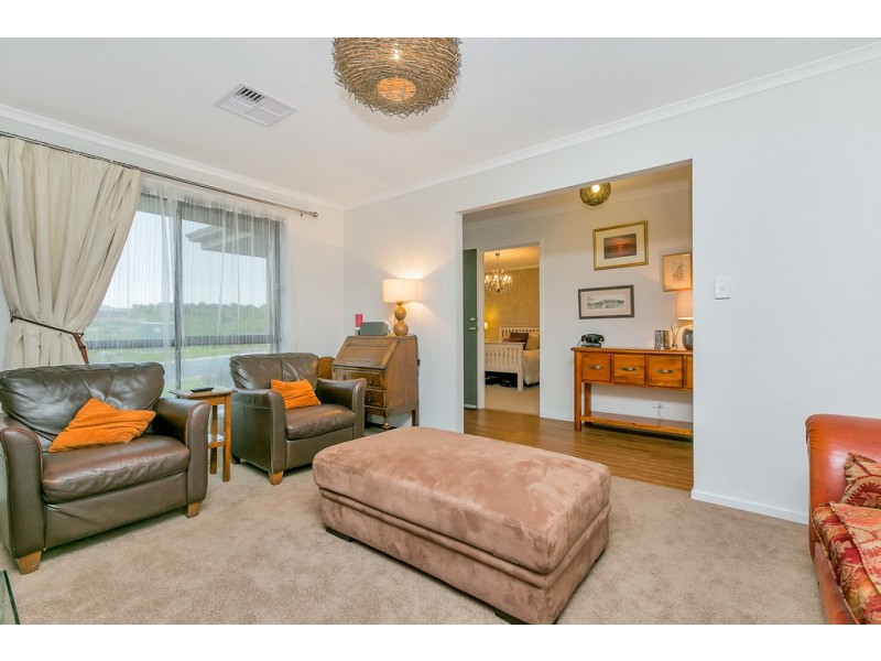 1 Manly Court, Seaford Rise SA 5169