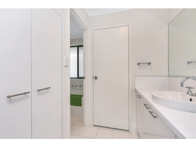 1 Manly Court, Seaford Rise SA 5169