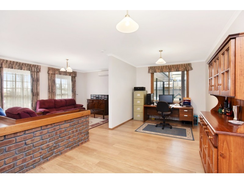 7 Elberry Close, Moana SA 5169