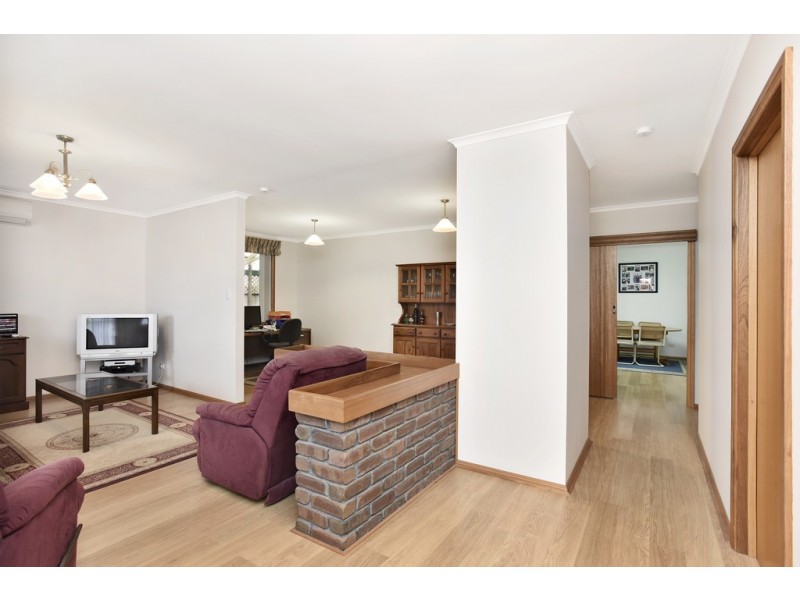 7 Elberry Close, Moana SA 5169