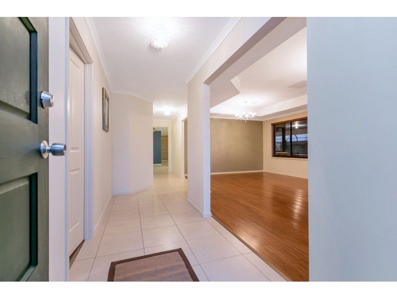 25 Esperance Boulevard, Seaford Rise SA 5169