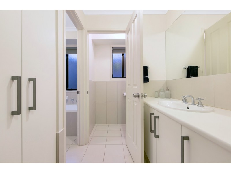 25 Esperance Boulevard, Seaford Rise SA 5169