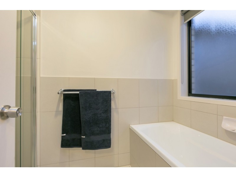 25 Esperance Boulevard, Seaford Rise SA 5169