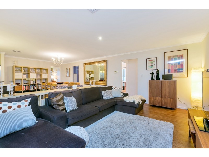 1 Manly Court, Seaford Rise SA 5169