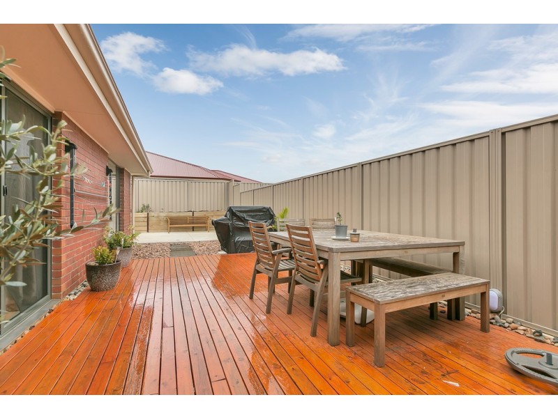 1 Manly Court, Seaford Rise SA 5169