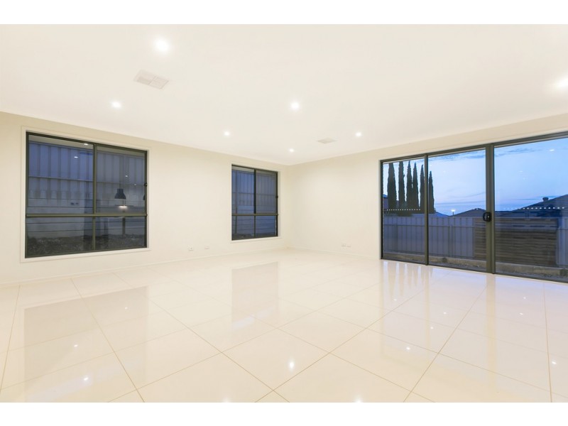 19 Daintree Drive, Seaford Rise SA 5169