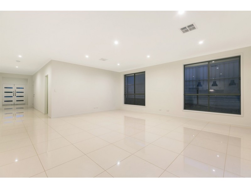 19 Daintree Drive, Seaford Rise SA 5169