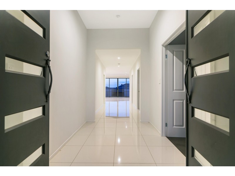 19 Daintree Drive, Seaford Rise SA 5169