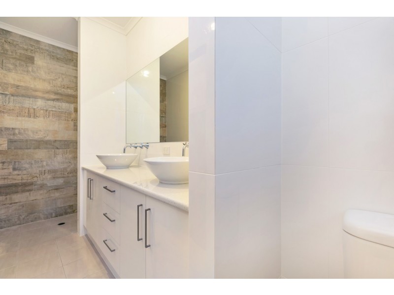 19 Daintree Drive, Seaford Rise SA 5169