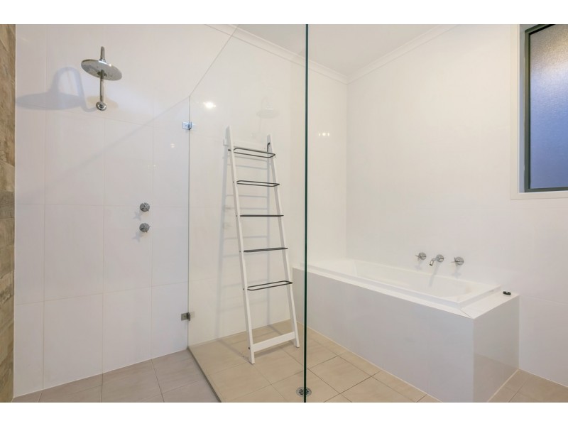 19 Daintree Drive, Seaford Rise SA 5169