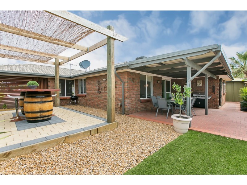 15 Goodrington Way, Moana SA 5169