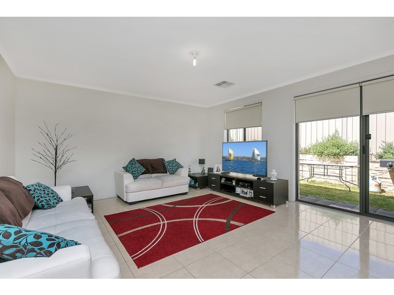 33 Manly Court, Seaford Rise SA 5169