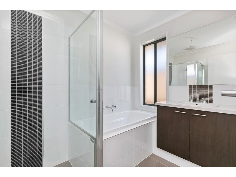 33 Manly Court, Seaford Rise SA 5169