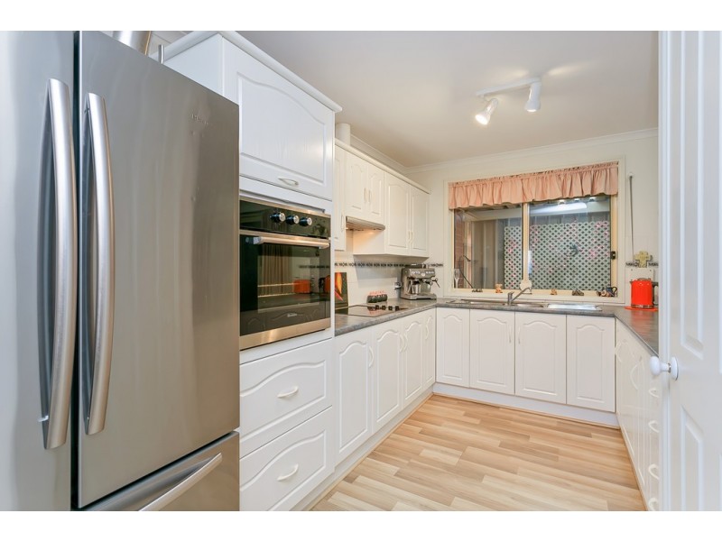 27 Grand Boulevard, Seaford Rise SA 5169