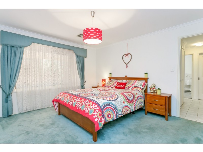 27 Grand Boulevard, Seaford Rise SA 5169