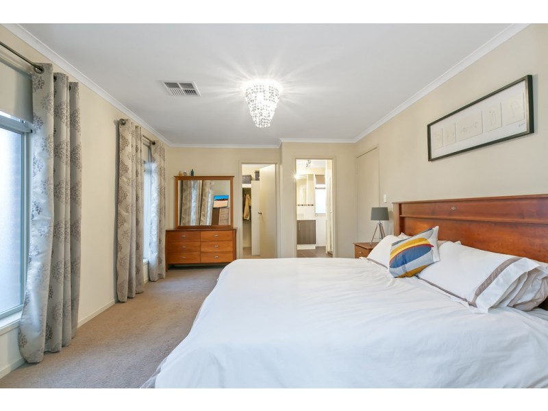 70 Esperance Boulevard, Seaford Rise SA 5169