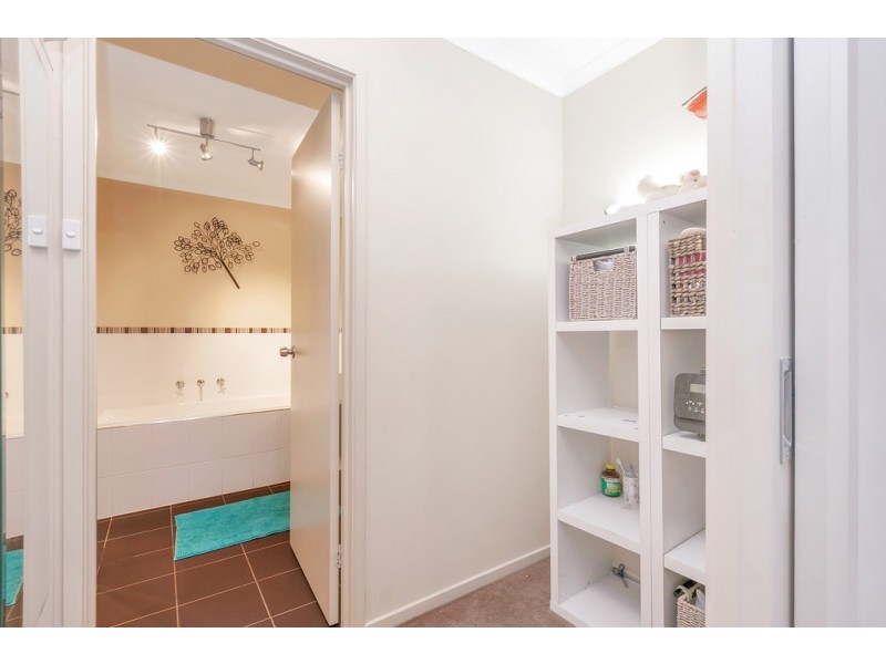 70 Esperance Boulevard, Seaford Rise SA 5169