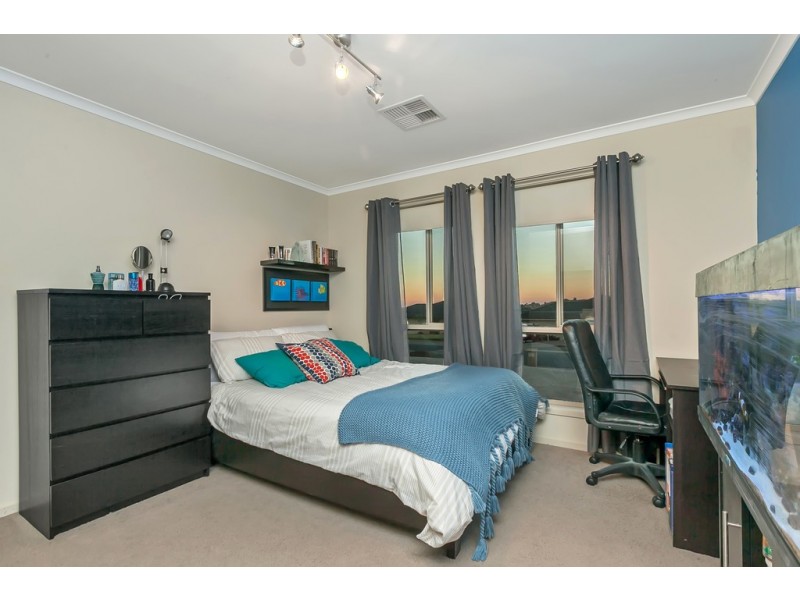 70 Esperance Boulevard, Seaford Rise SA 5169